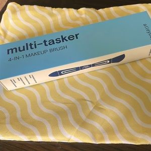 Alleyoop multi-tasker 4 in 1 makeup brush